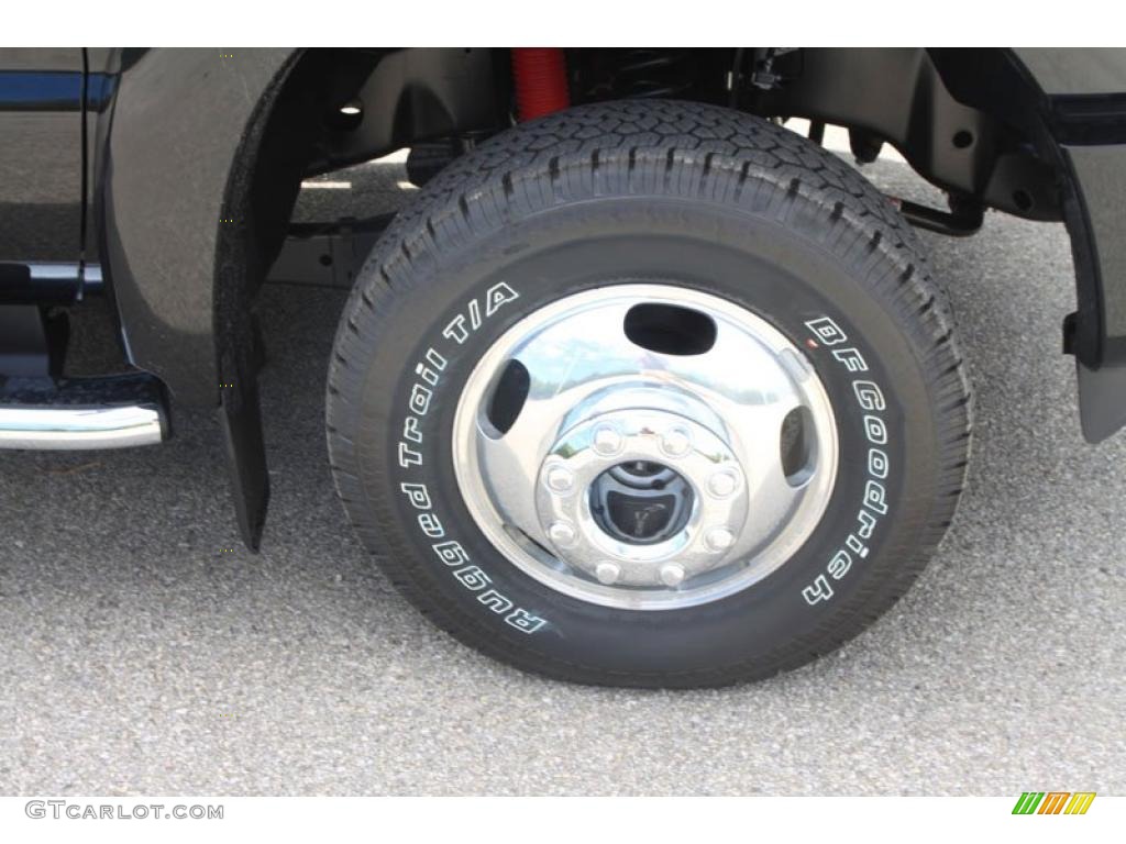 2011 F450 Super Duty Lariat Crew Cab 4x4 Dually - Tuxedo Black Metallic / Black Two Tone photo #10
