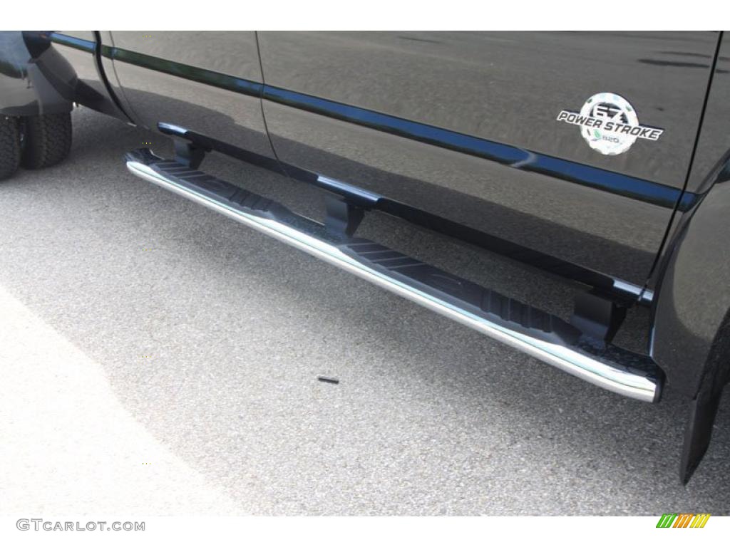 2011 F450 Super Duty Lariat Crew Cab 4x4 Dually - Tuxedo Black Metallic / Black Two Tone photo #11