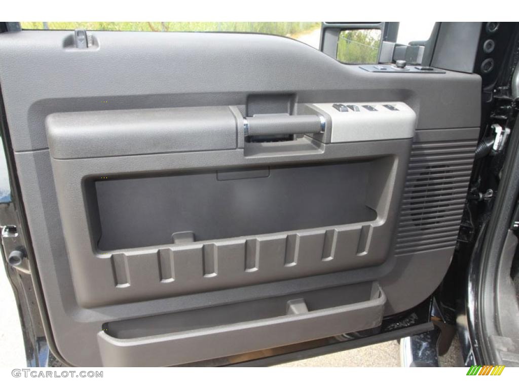 2011 F450 Super Duty Lariat Crew Cab 4x4 Dually - Tuxedo Black Metallic / Black Two Tone photo #17