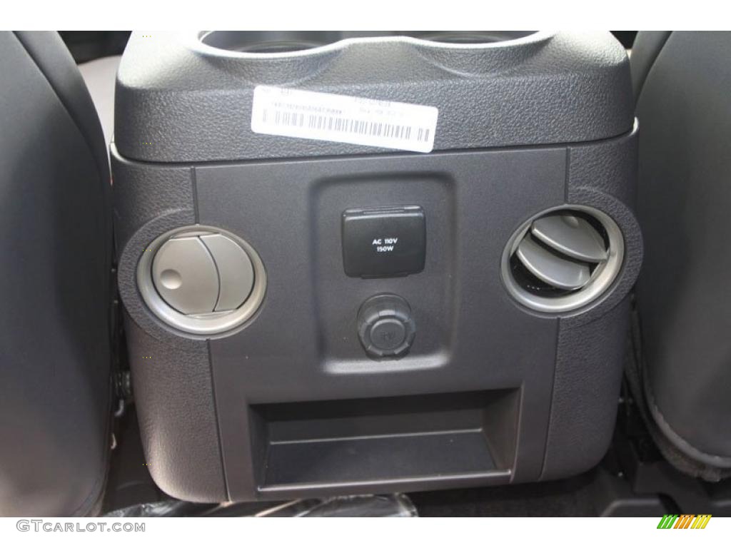 2011 F450 Super Duty Lariat Crew Cab 4x4 Dually - Tuxedo Black Metallic / Black Two Tone photo #25