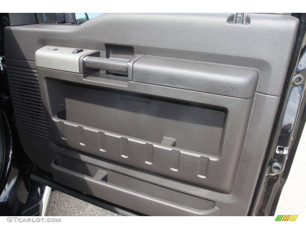 2011 F450 Super Duty Lariat Crew Cab 4x4 Dually - Tuxedo Black Metallic / Black Two Tone photo #29