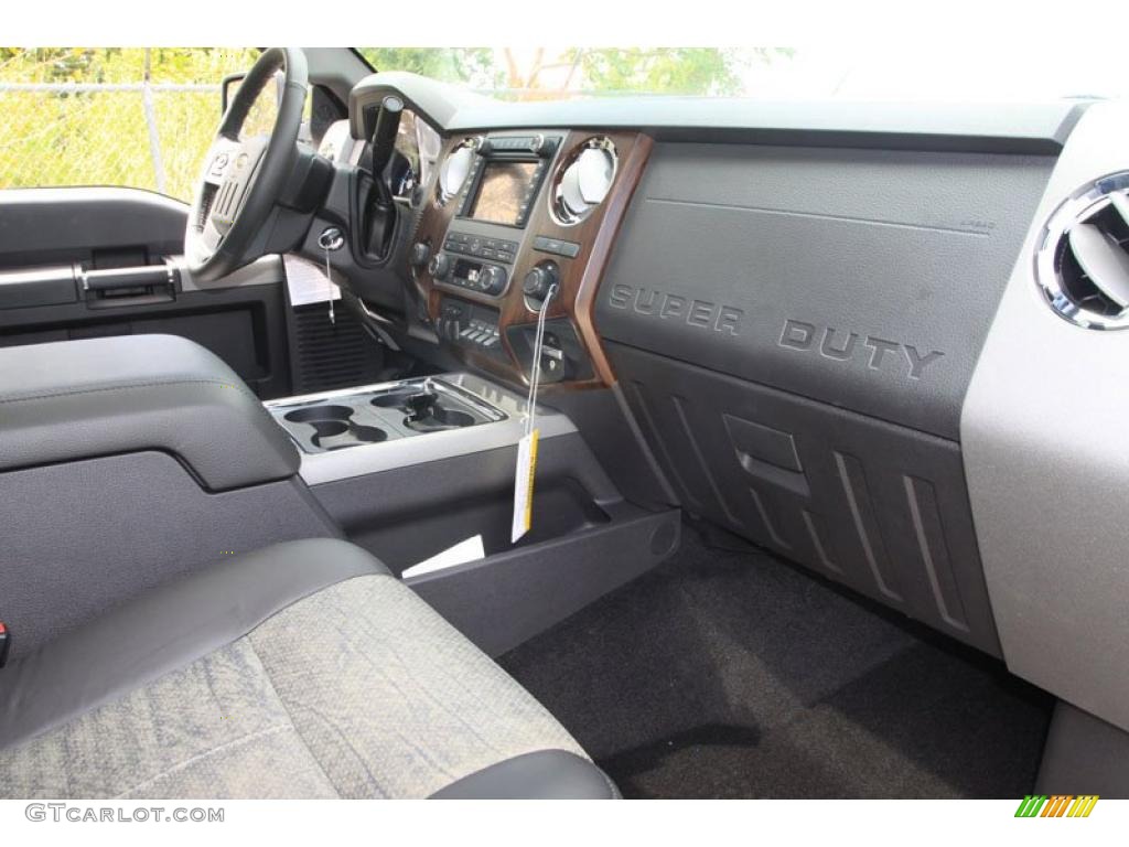 2011 F450 Super Duty Lariat Crew Cab 4x4 Dually - Tuxedo Black Metallic / Black Two Tone photo #30