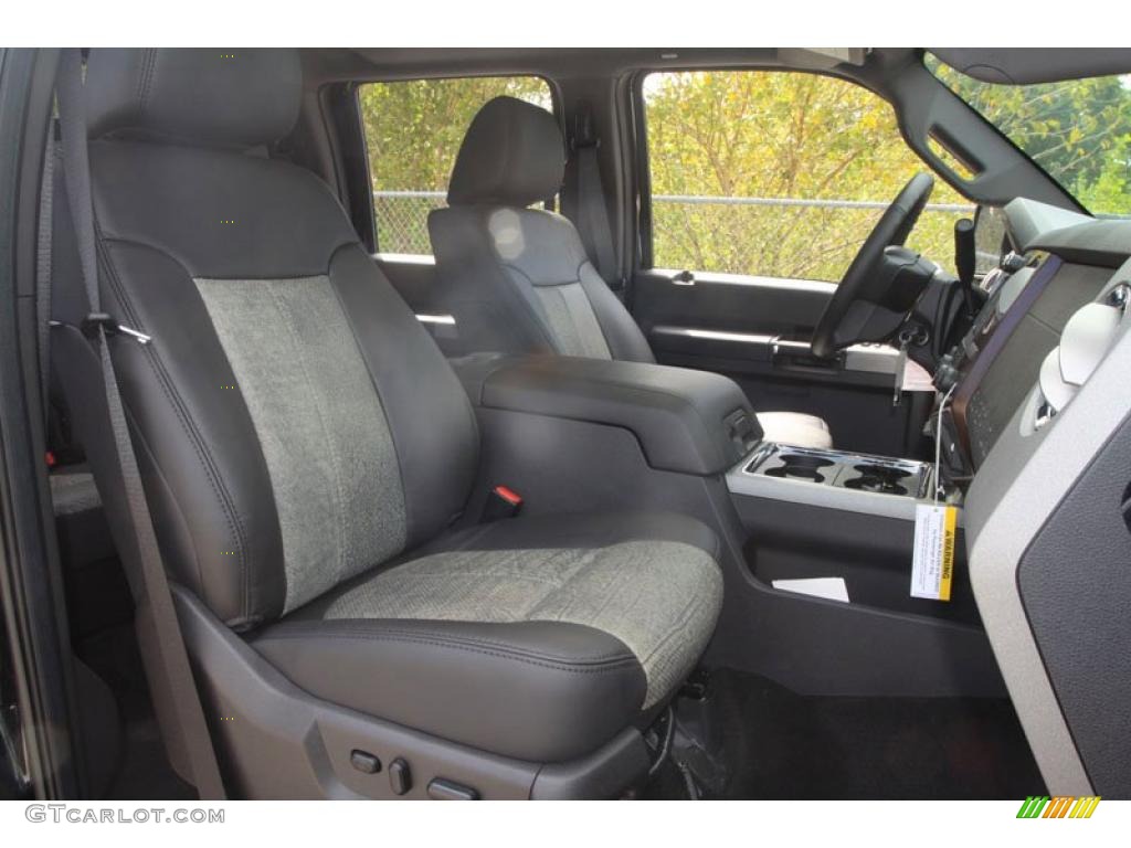 2011 F450 Super Duty Lariat Crew Cab 4x4 Dually - Tuxedo Black Metallic / Black Two Tone photo #31