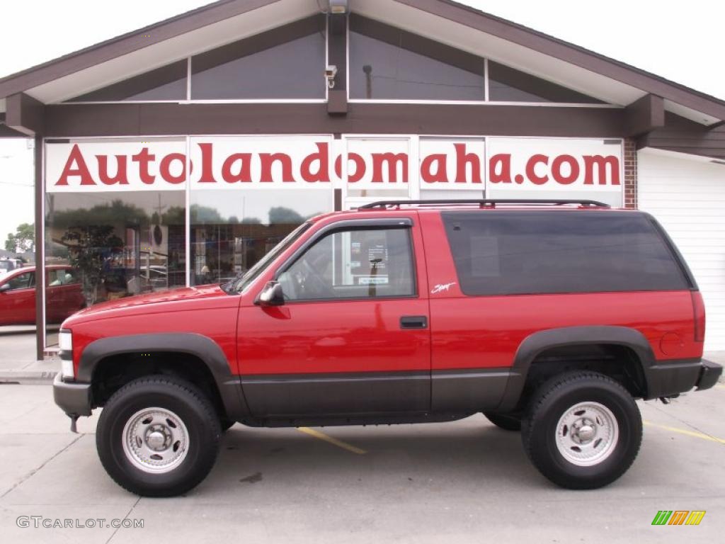 1995 Tahoe Sport 4x4 - Victory Red / Pewter Gray photo #1