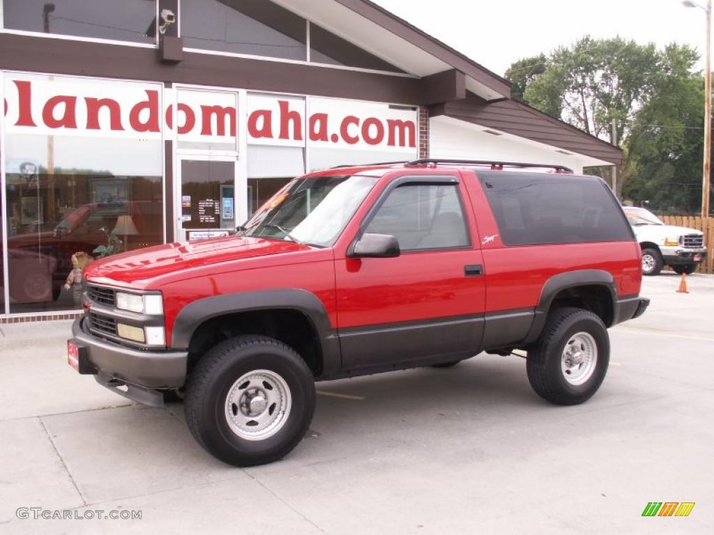 1995 Tahoe Sport 4x4 - Victory Red / Pewter Gray photo #2