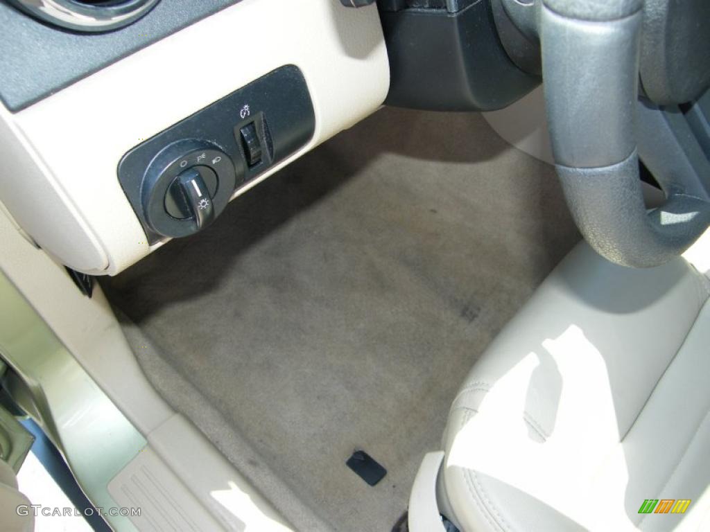 2006 Mustang V6 Premium Coupe - Legend Lime Metallic / Light Parchment photo #17