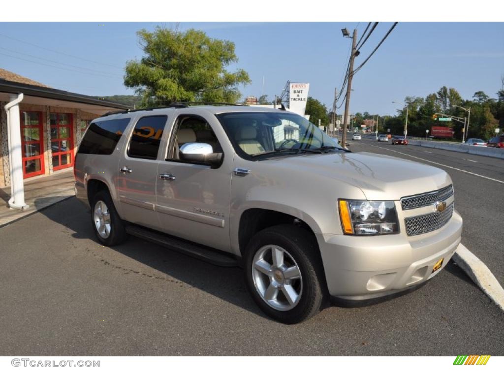 2007 Suburban 1500 LTZ 4x4 - Gold Mist Metallic / Light Cashmere/Ebony photo #2