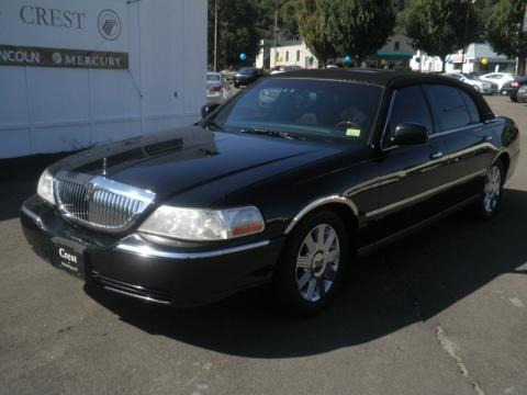 2005 Lincoln Town Car Signature L Data, Info and Specs