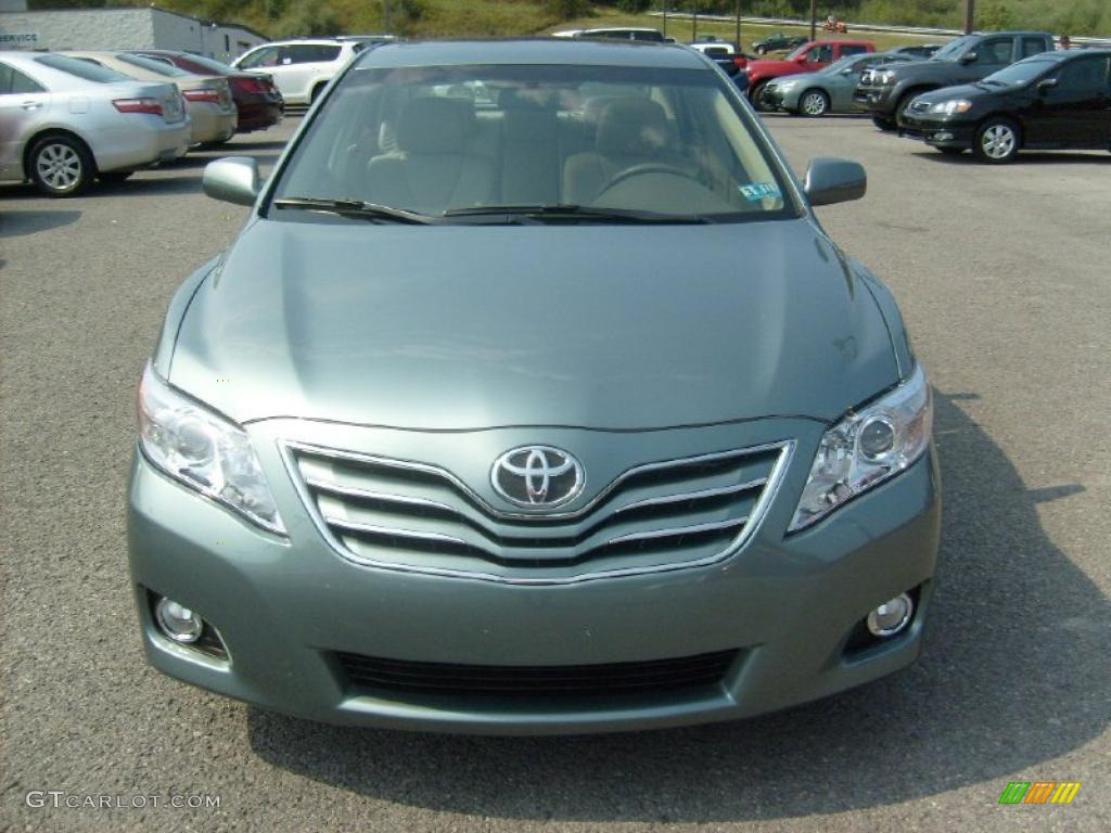 2011 Camry XLE - Aloe Green Metallic / Bisque photo #2