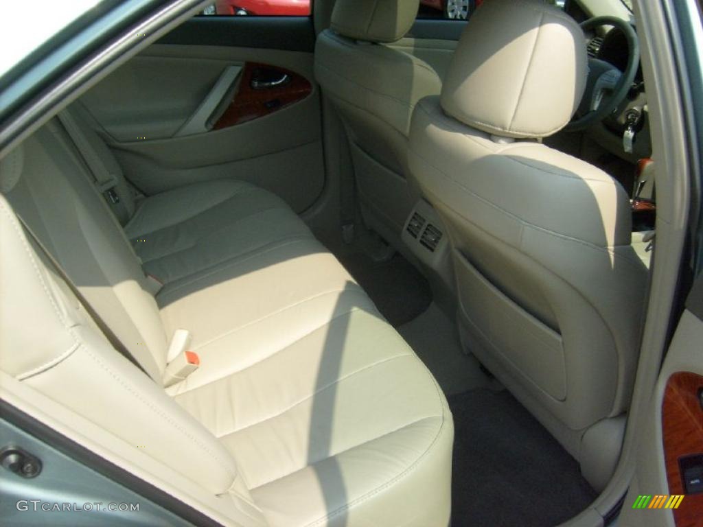 2011 Camry XLE - Aloe Green Metallic / Bisque photo #8
