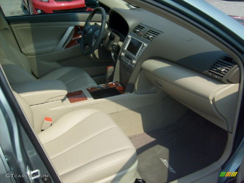 2011 Camry XLE - Aloe Green Metallic / Bisque photo #9