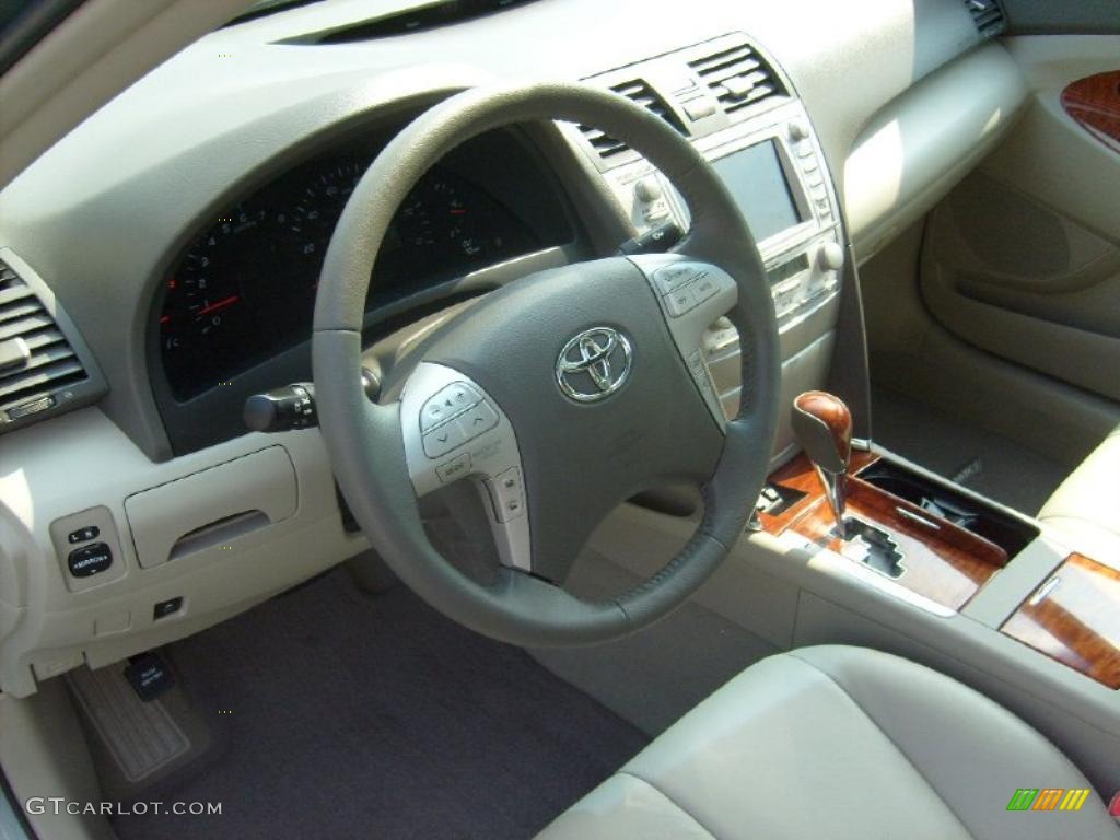 2011 Camry XLE - Aloe Green Metallic / Bisque photo #13
