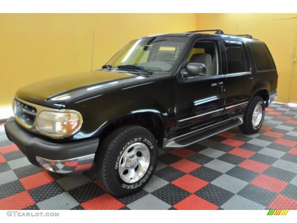 2001 Explorer XLT 4x4 - Black / Dark Graphite photo #3