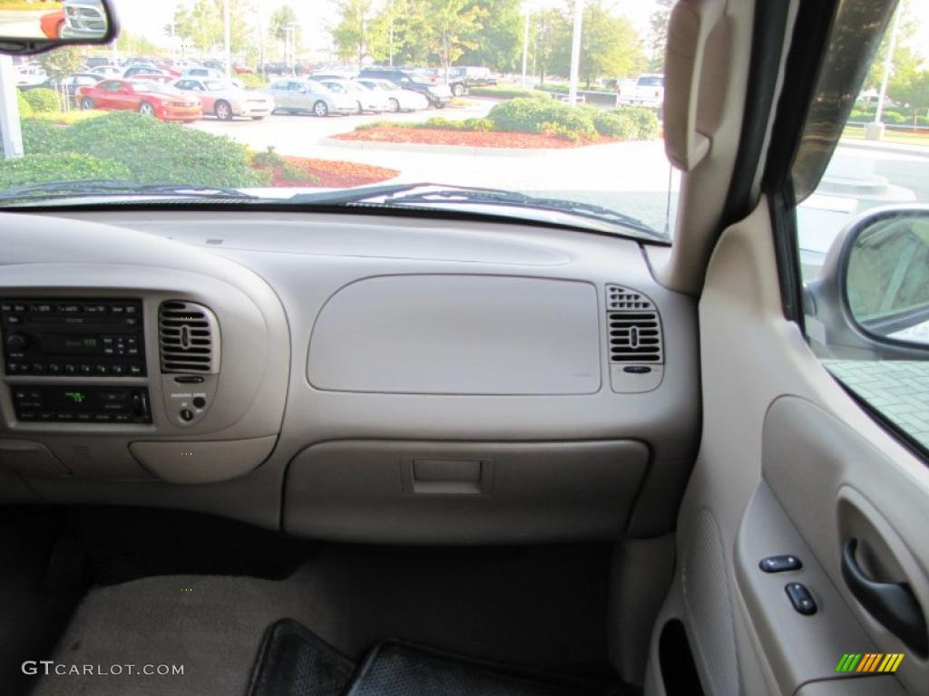 2003 F150 Lariat SuperCab 4x4 - Oxford White / Medium Parchment Beige photo #21