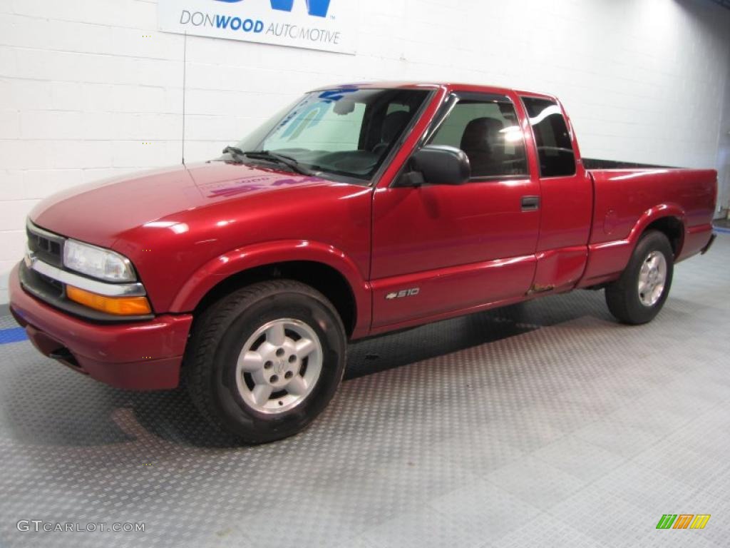 1999 S10 LS Extended Cab 4x4 - Dark Cherry Red Metallic / Graphite photo #2