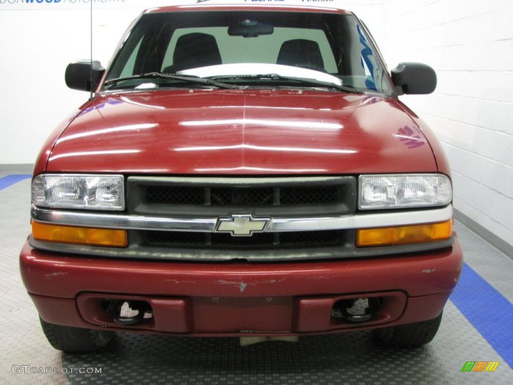 1999 S10 LS Extended Cab 4x4 - Dark Cherry Red Metallic / Graphite photo #7