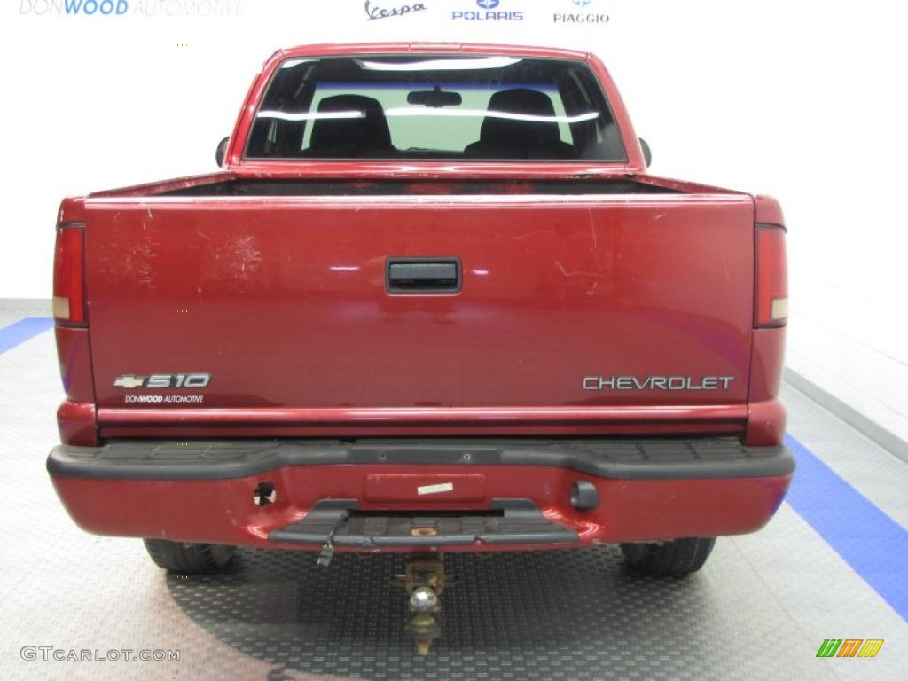 1999 S10 LS Extended Cab 4x4 - Dark Cherry Red Metallic / Graphite photo #8