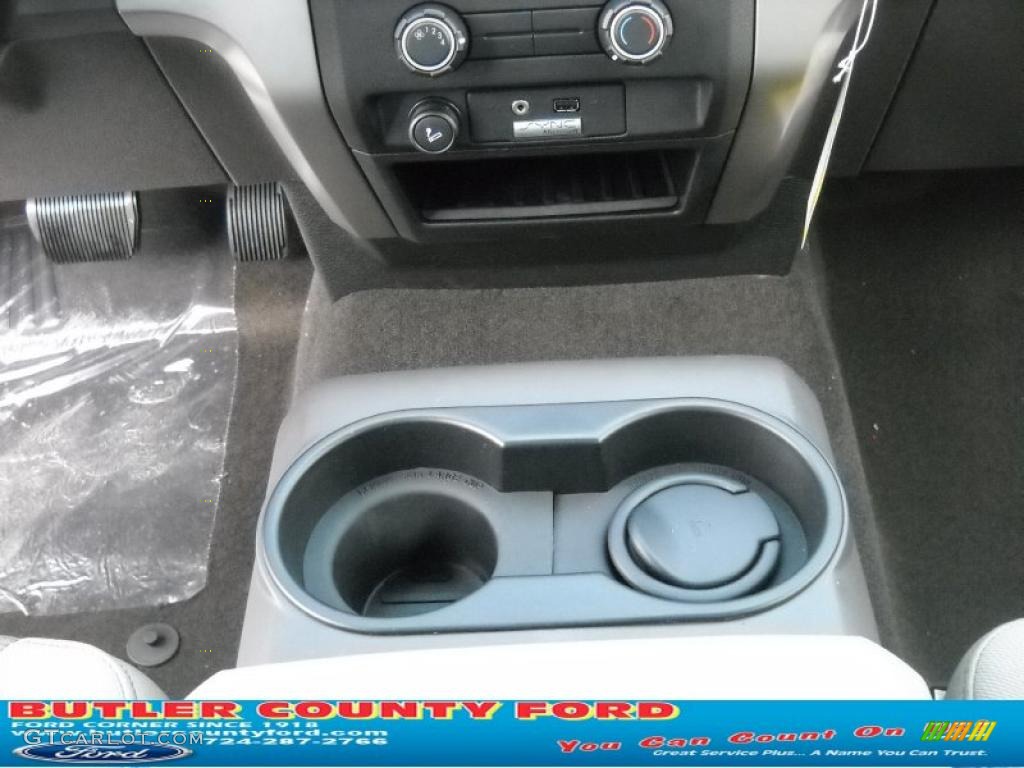 2010 F150 XLT SuperCab 4x4 - Ingot Silver Metallic / Medium Stone photo #23