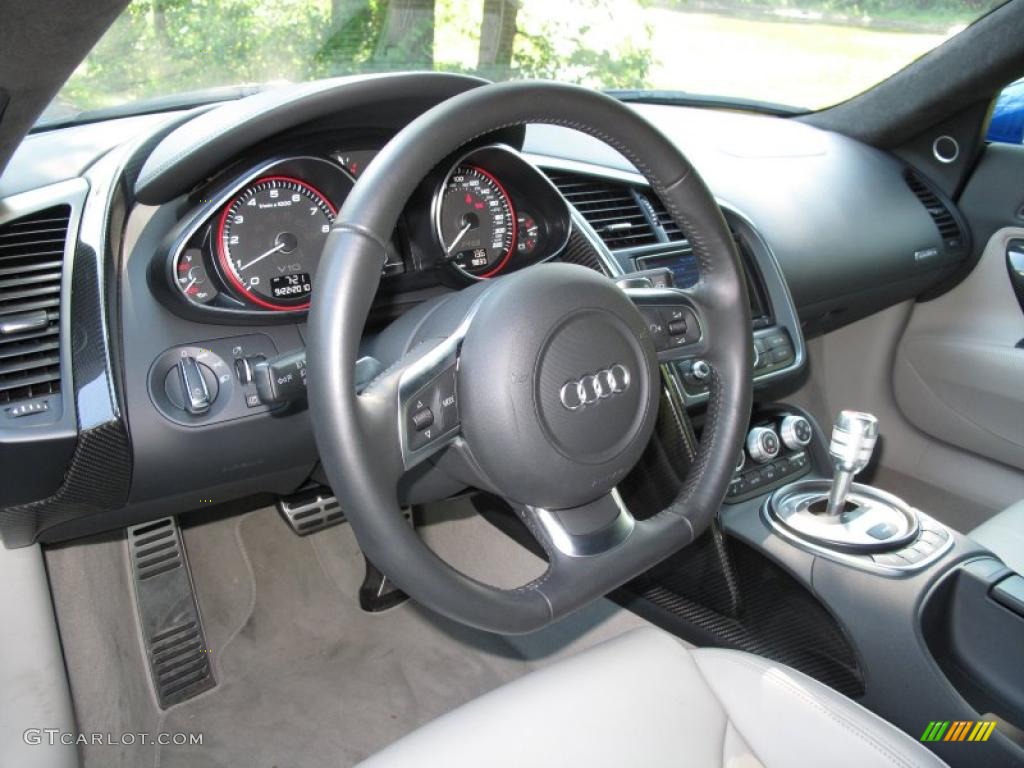 2009 Audi R8 5.2 FSI quattro Steering Wheel Photos