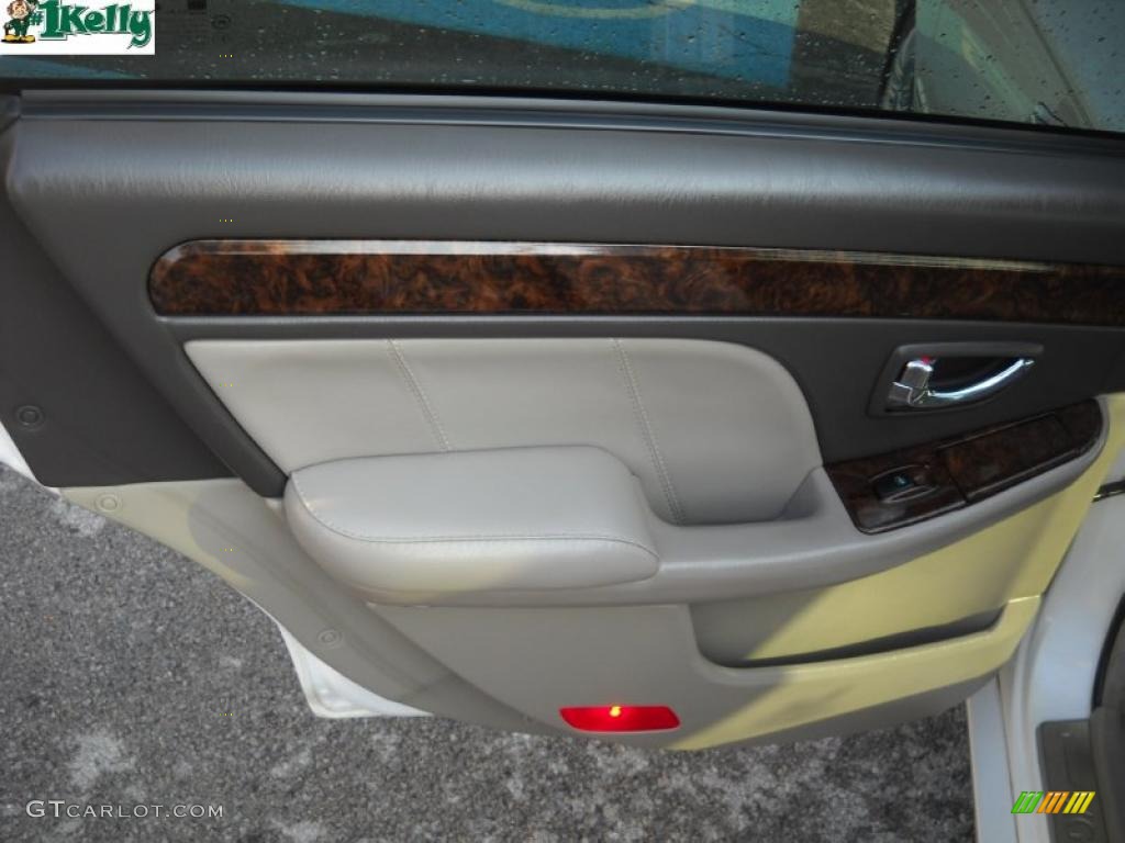 2002 XG350 L Sedan - Ivory White Pearl / Black photo #11
