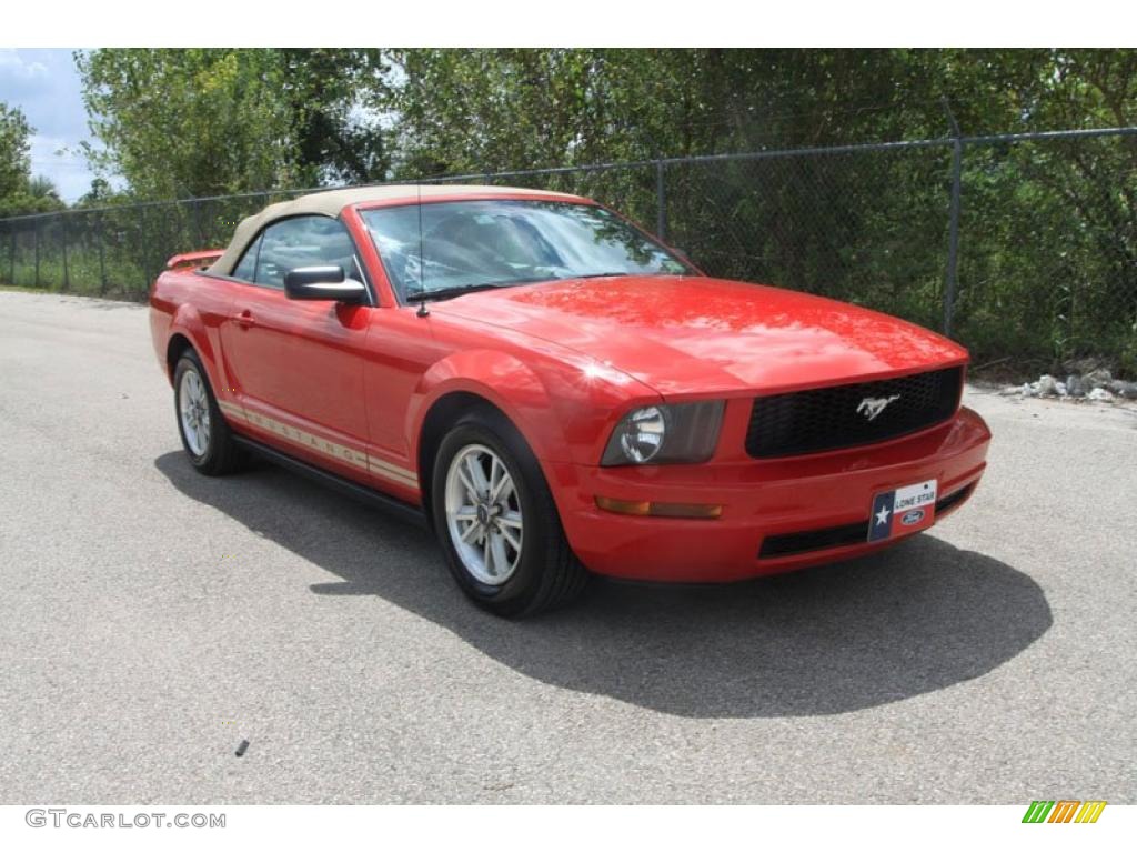 2006 Mustang V6 Premium Convertible - Torch Red / Light Parchment photo #27