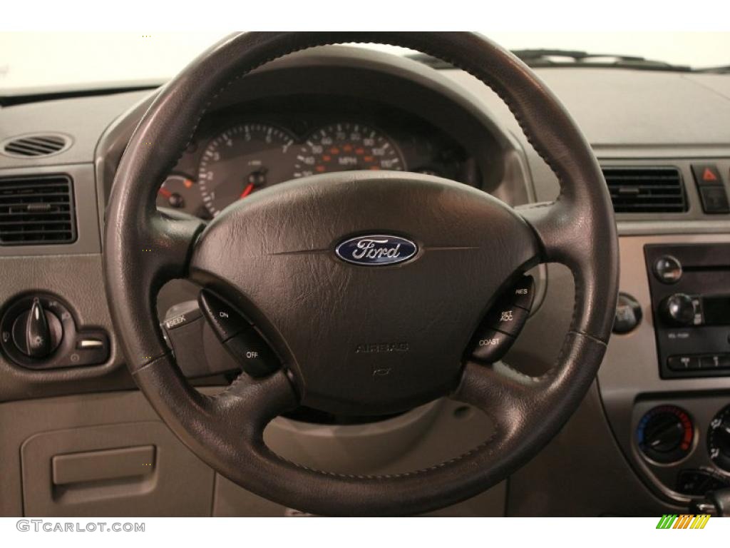 2005 Focus ZX4 SES Sedan - Liquid Grey Metallic / Dark Flint/Light Flint photo #11