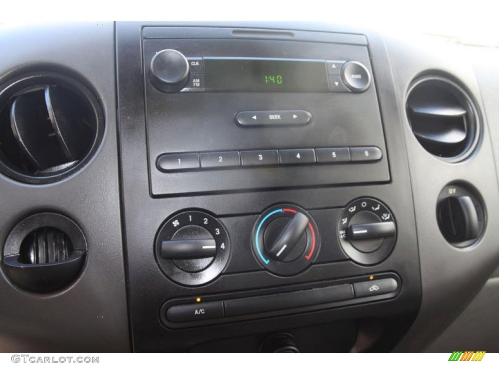 2006 F150 XL Regular Cab - Silver Metallic / Medium Flint photo #15