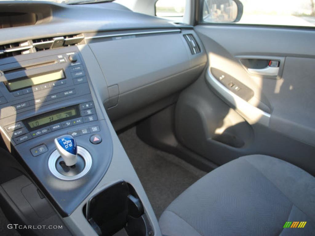 2010 Prius Hybrid II - Classic Silver Metallic / Dark Gray photo #18