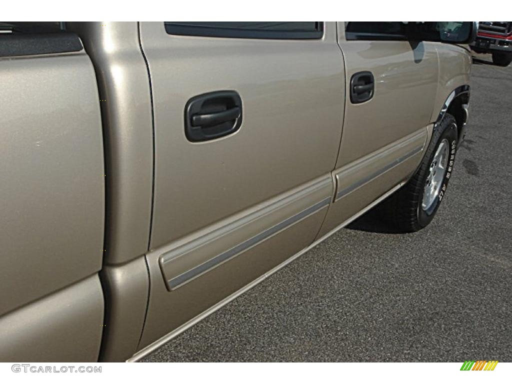 2007 Silverado 1500 Classic LT Crew Cab 4x4 - Sandstone Metallic / Tan photo #8