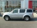 2007 Silver Lightning Nissan Pathfinder SE 4x4  photo #2