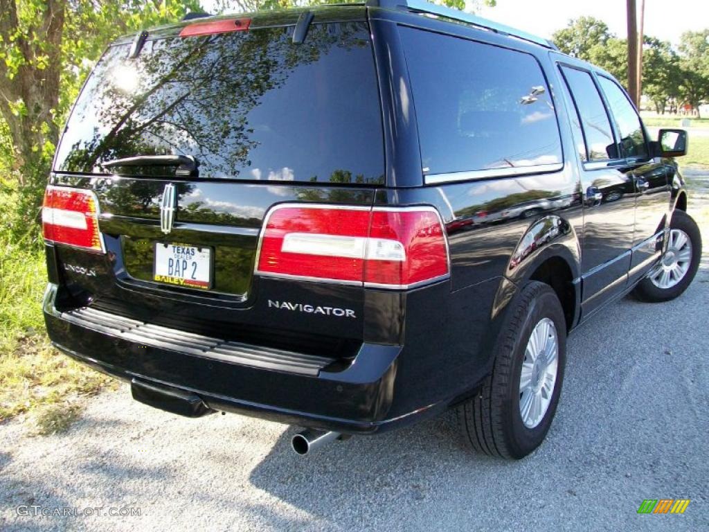 2009 Navigator L 4x4 - Black / Stone photo #4