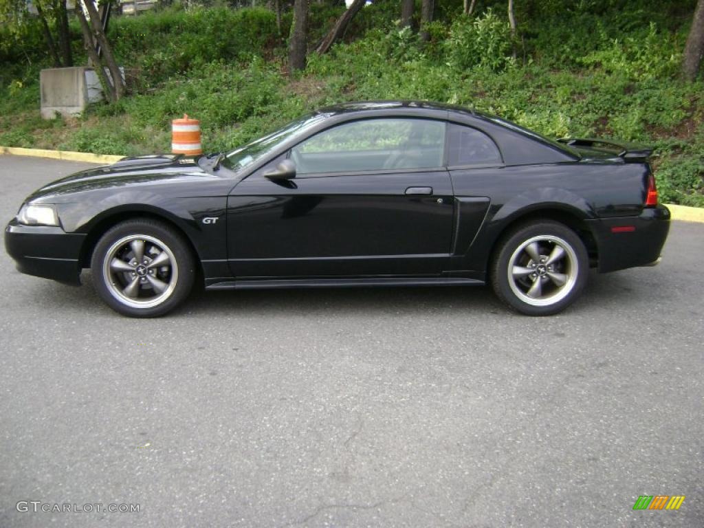 2002 Mustang GT Coupe - Black / Dark Charcoal photo #2