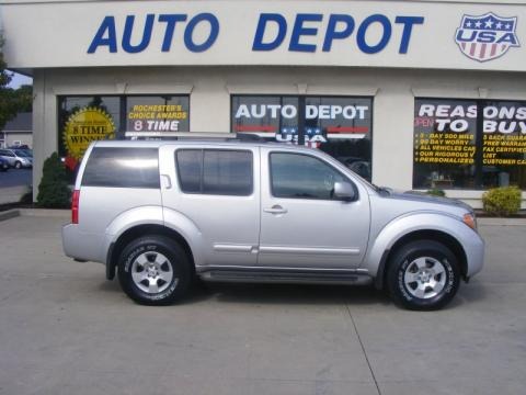 2007 Nissan Pathfinder SE Off-Road 4x4 Data, Info and Specs