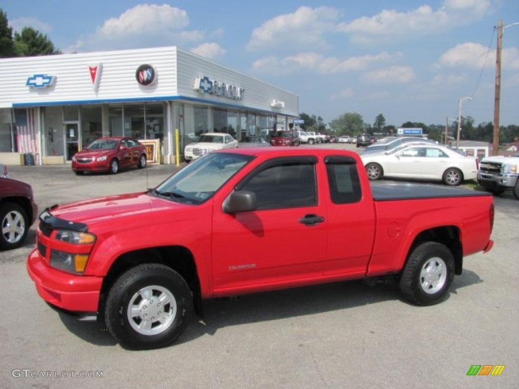 2004 Colorado LS Extended Cab 4x4 - Victory Red / Very Dark Pewter photo #1