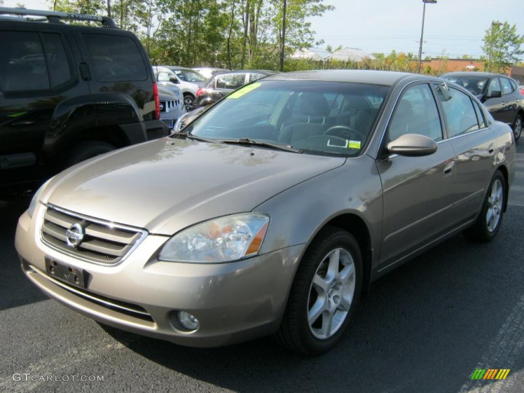 2003 Altima 3.5 SE - Mystic Emerald Green / Charcoal photo #1