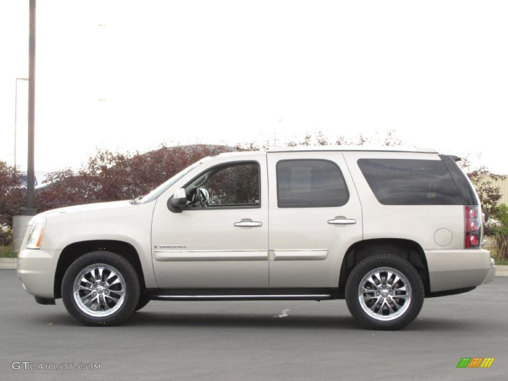 2007 Yukon Denali AWD - Gold Mist Metallic / Ebony Black photo #1