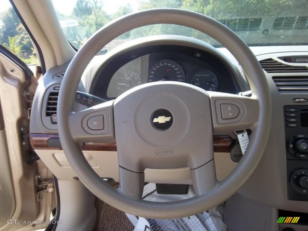 2005 Malibu Sedan - Light Driftwood Metallic / Neutral Beige photo #25