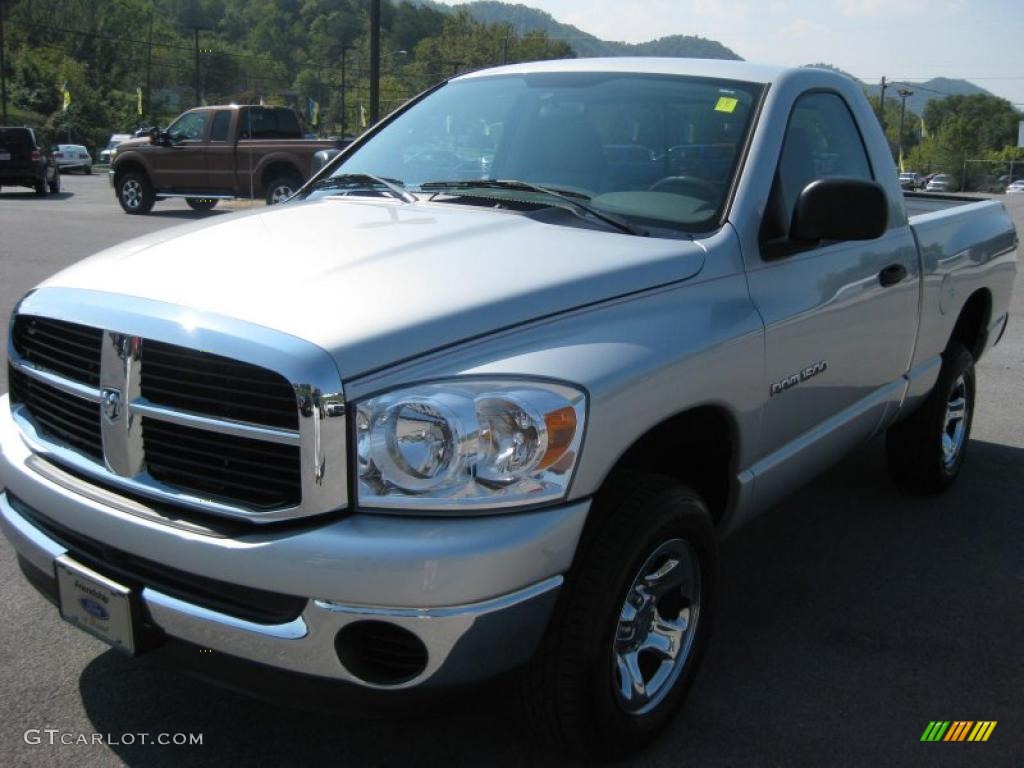 2007 Ram 1500 SLT Regular Cab 4x4 - Bright Silver Metallic / Medium Slate Gray photo #2