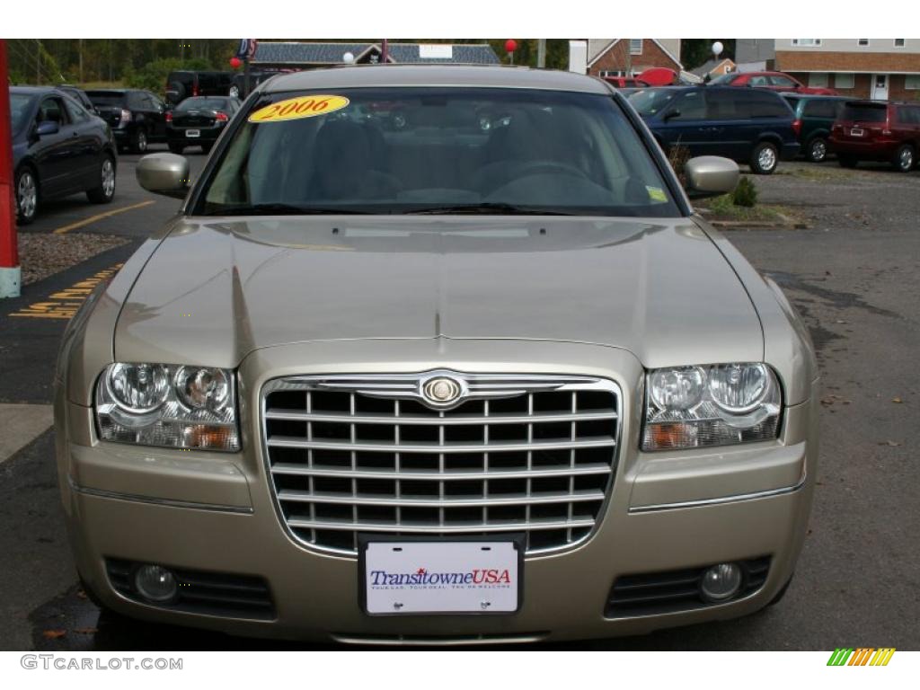 2006 300  - Linen Gold Metallic / Dark Slate Gray/Light Graystone photo #11