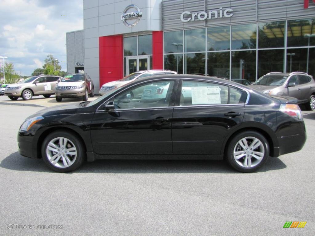 2010 Altima 3.5 SR - Super Black / Blond photo #2