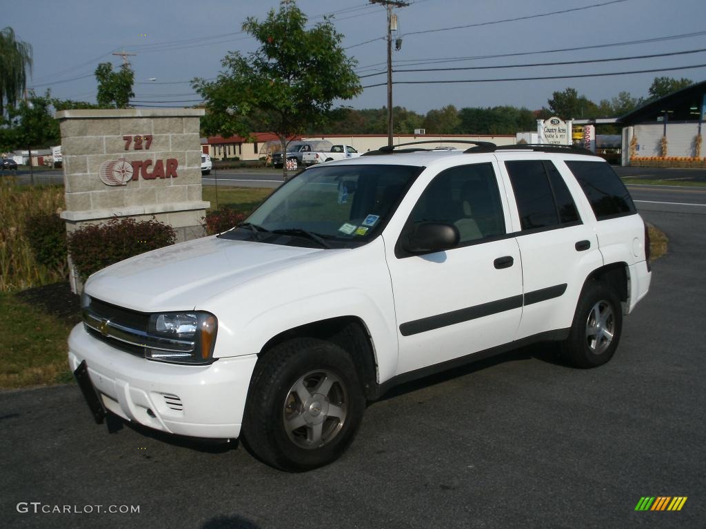 2005 TrailBlazer LS 4x4 - Summit White / Light Gray photo #1