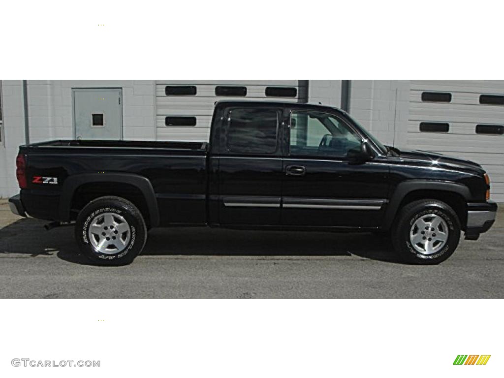 2006 Silverado 1500 Z71 Extended Cab 4x4 - Black / Dark Charcoal photo #2