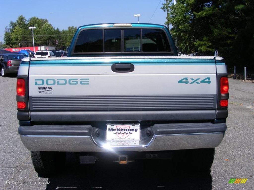 1997 Ram 2500 ST Extended Cab 4x4 - Emerald Green Metallic / Taupe photo #4