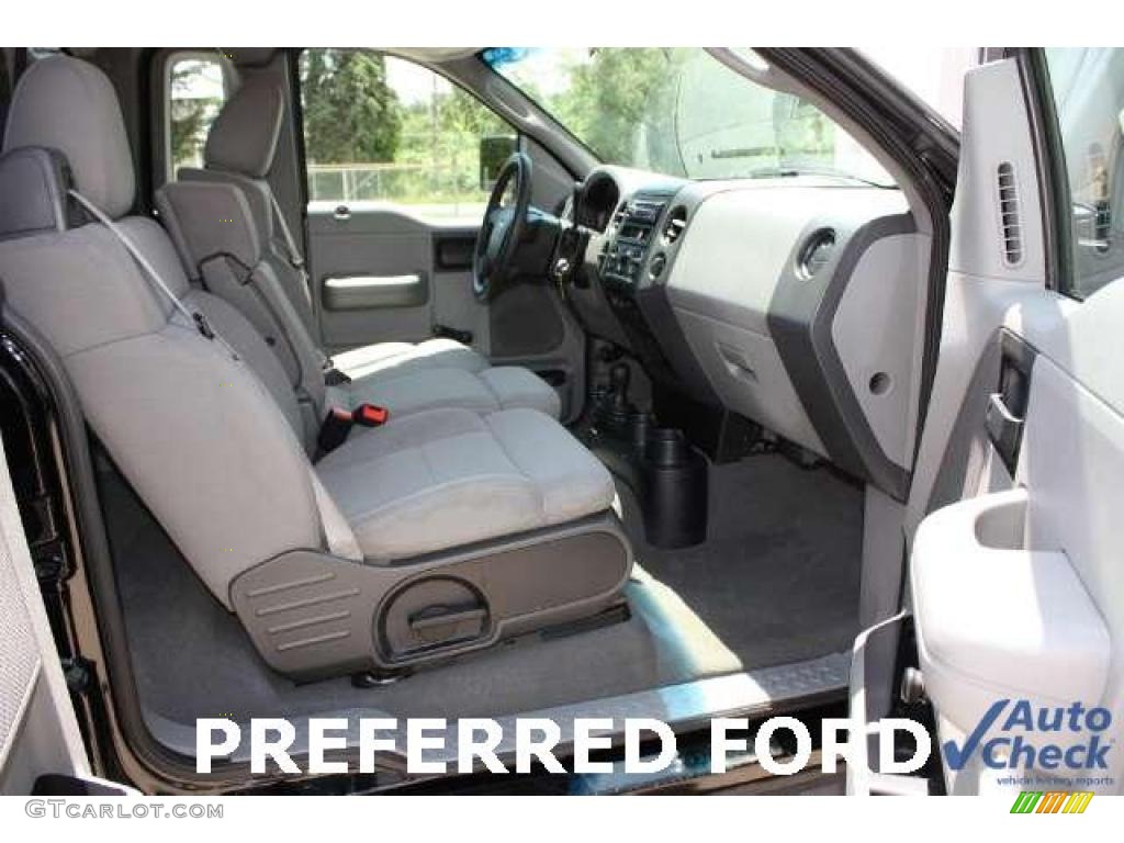 2006 F150 STX Regular Cab 4x4 - Black / Medium/Dark Flint photo #7