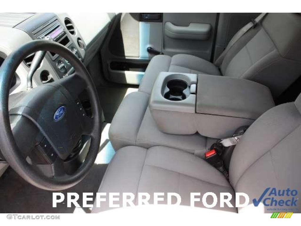 2006 F150 STX Regular Cab 4x4 - Black / Medium/Dark Flint photo #8