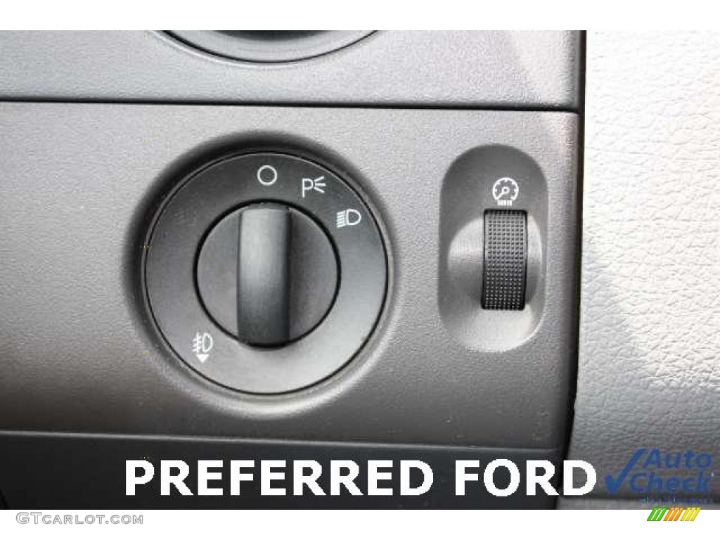 2006 F150 STX Regular Cab 4x4 - Black / Medium/Dark Flint photo #15