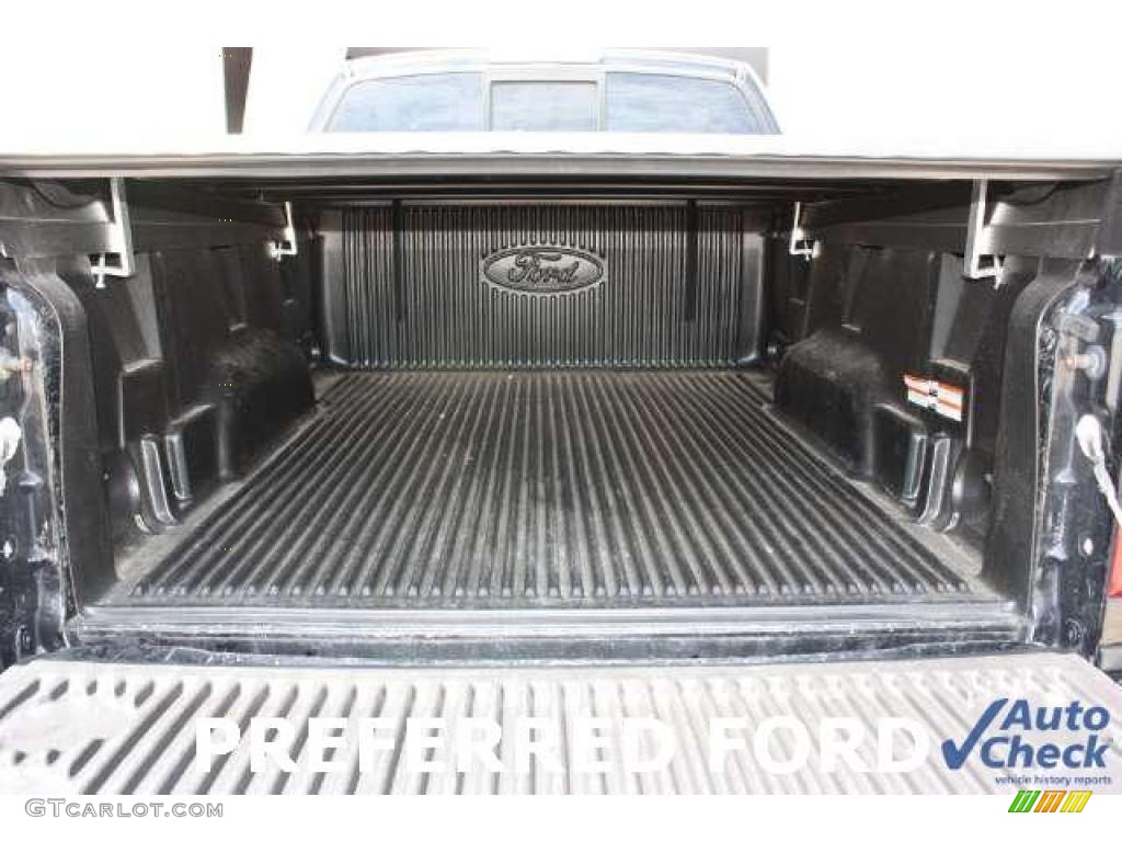 2006 F150 STX Regular Cab 4x4 - Black / Medium/Dark Flint photo #20