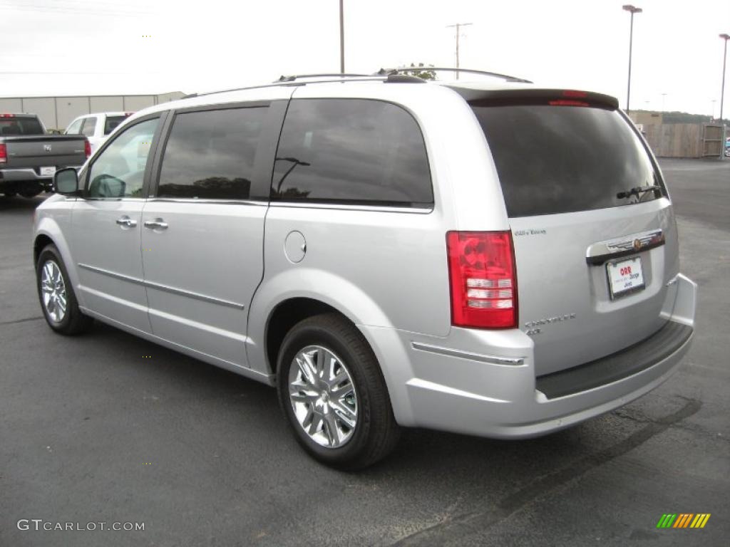 2010 Town & Country Limited - Bright Silver Metallic / Medium Slate Gray/Light Shale photo #6