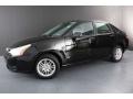 Black - Focus SE Sedan Photo No. 5