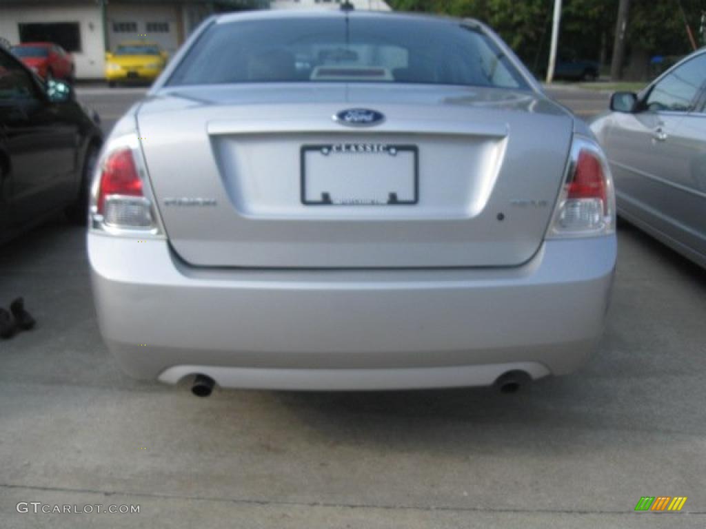 2008 Fusion SE V6 - Brilliant Silver Metallic / Medium Light Stone photo #4